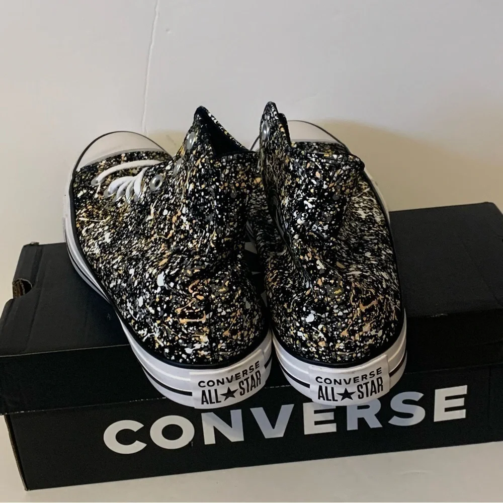 NIB. CONVERSE Chuck Taylor® All Star® High Top Sneaker
